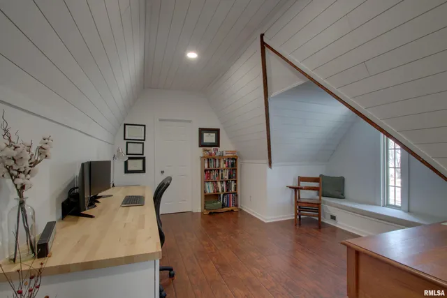 $329,900 | 2700 Maine Street, Quincy, IL 62301