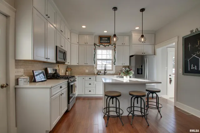 $329,900 | 2700 Maine Street, Quincy, IL 62301