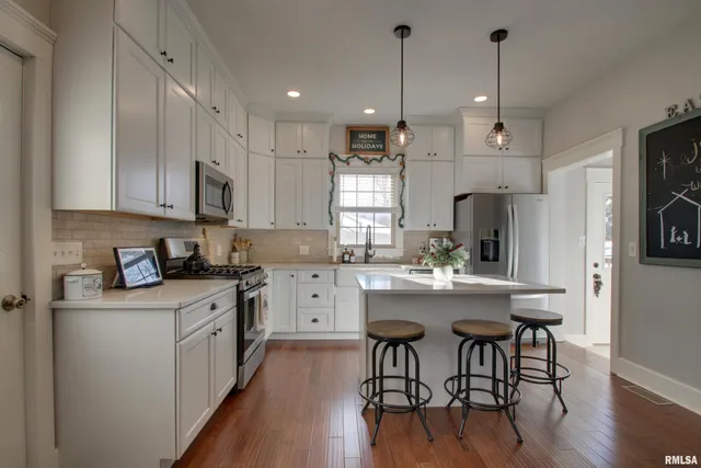 $329,900 | 2700 Maine Street, Quincy, IL 62301