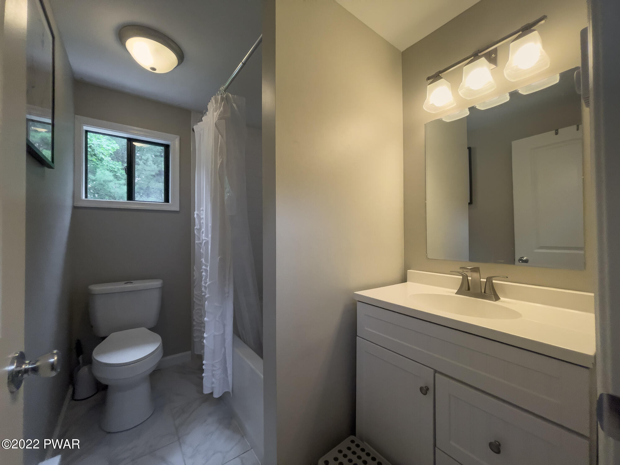 175 Fox Road Dingmans Ferry, PA 18328 - Photo 30 of 73 Bathroom