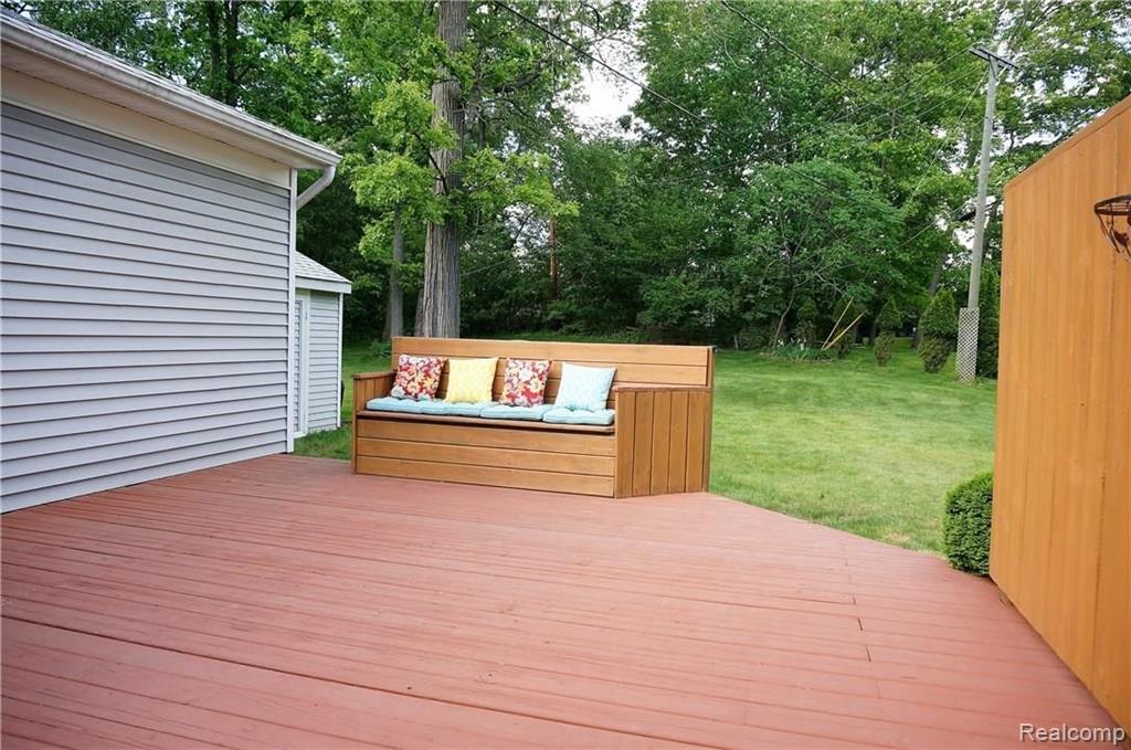 1269 Delta Road Walled Lake, MI 48390 - Photo 24 of 24