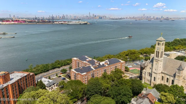 $215,000 | 350 Richmond Terrace, Unit 1H | St. George