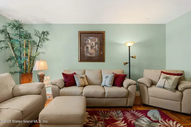 $215,000 | 350 Richmond Terrace, Unit 1H | St. George