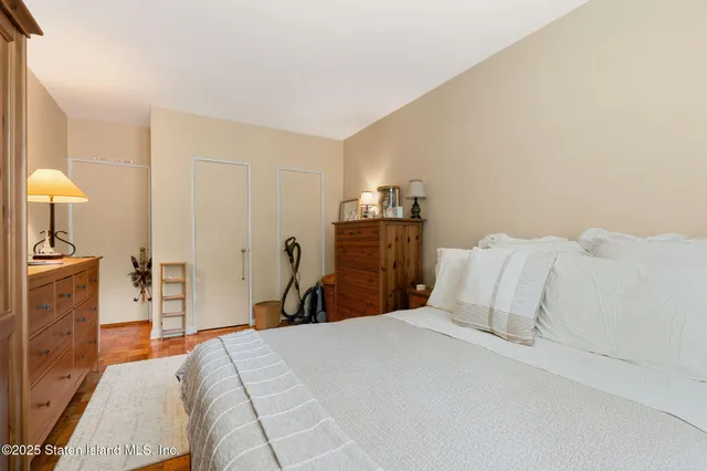 $215,000 | 350 Richmond Terrace, Unit 1H | St. George