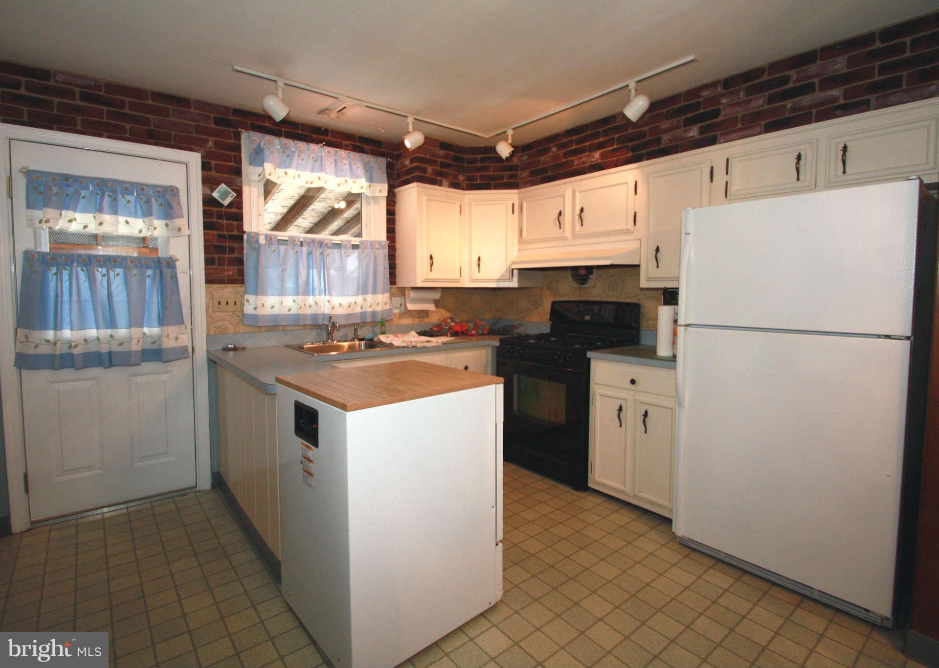 9223 Avondale Road Baltimore, MD 21234 - Photo 2 of 17 Kitchen