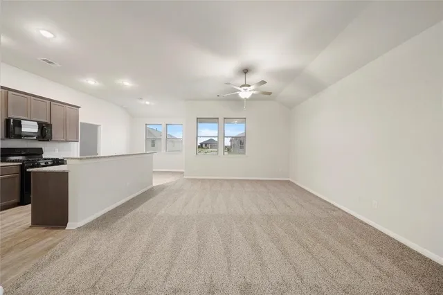 $1,850 | 1018 Brahma Circle, East Bernard, TX 77435