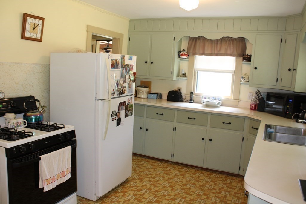 275 River Road Deerfield, MA 01373 - Photo 10 of 19 Gallery Image 10