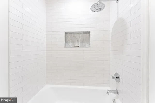 $674,888 | 5480 Lighthouse Lane, Burke, VA 22015