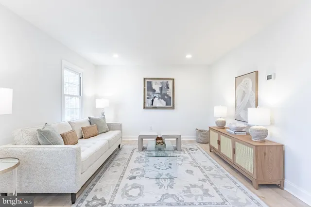 $674,888 | 5480 Lighthouse Lane, Burke, VA 22015