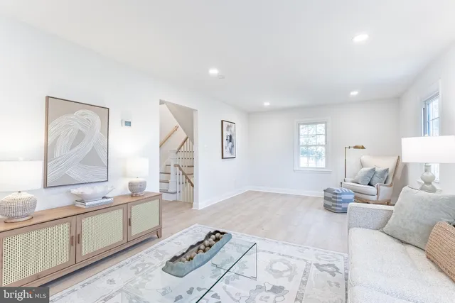 $674,888 | 5480 Lighthouse Lane, Burke, VA 22015