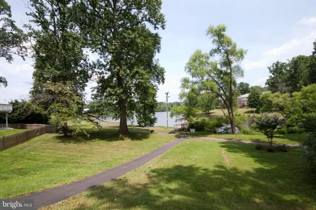 $674,888 | 5480 Lighthouse Lane, Burke, VA 22015