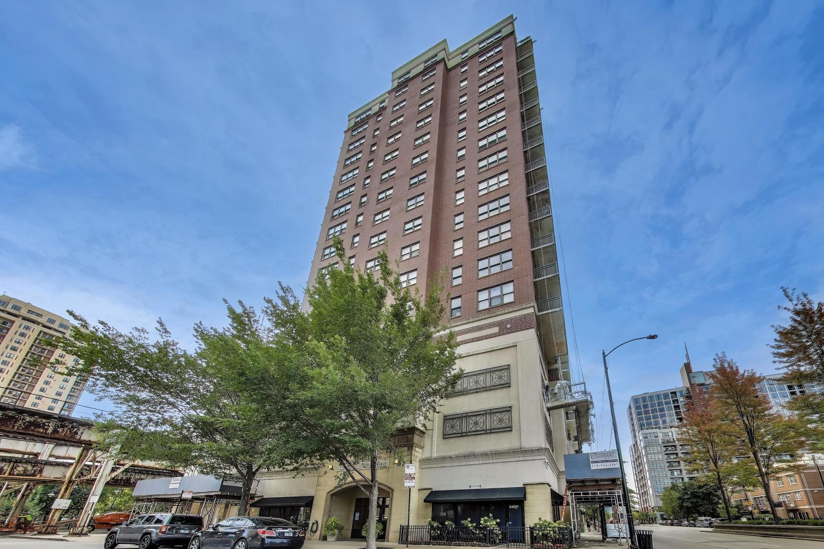5 East 14th Place, Unit 501 Chicago, IL 60605 - Photo 2 of 37 a view of a city with tall buildings