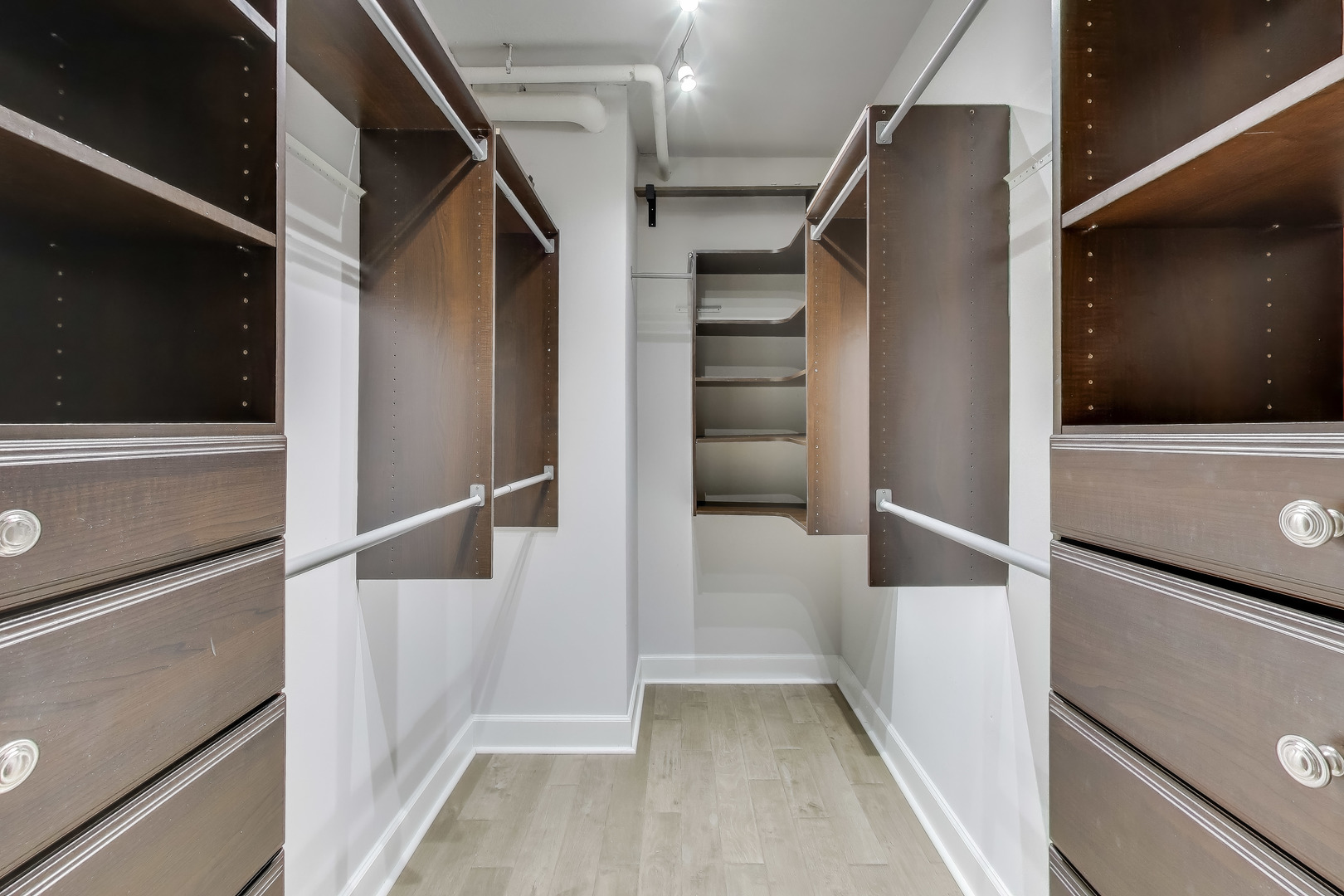 5 East 14th Place, Unit 501 Chicago, IL 60605 - Photo 22 of 37