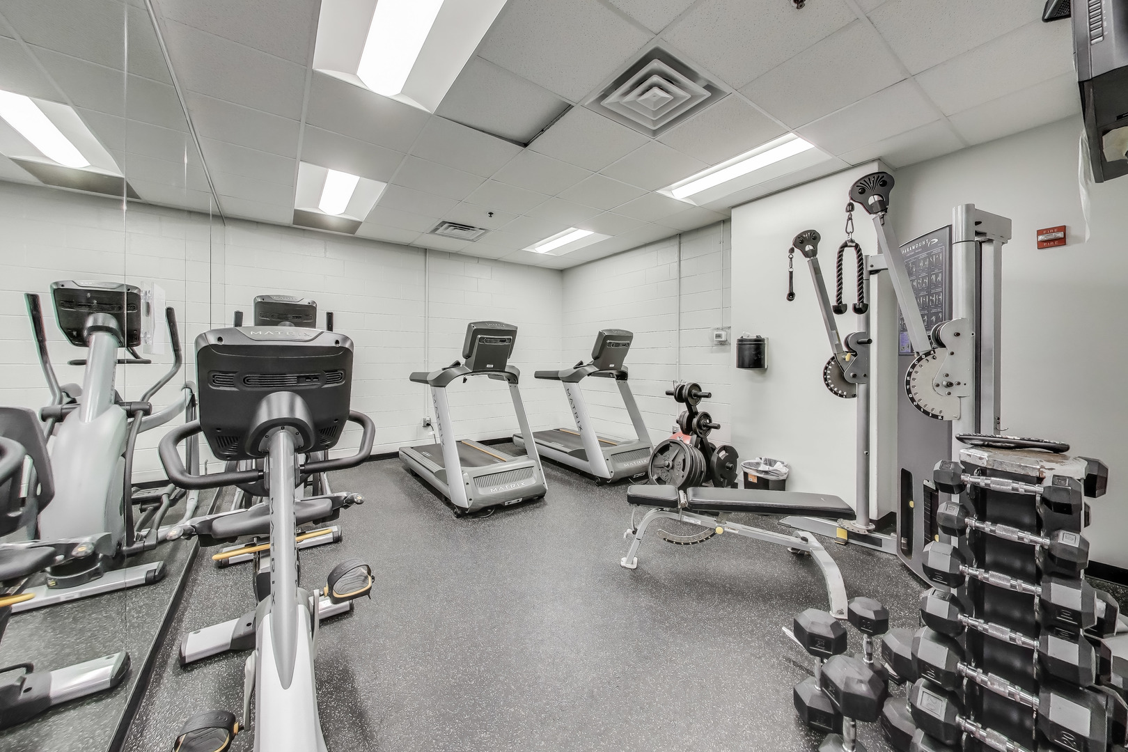 5 East 14th Place, Unit 501 Chicago, IL 60605 - Photo 32 of 37 a view of a room with gym equipment