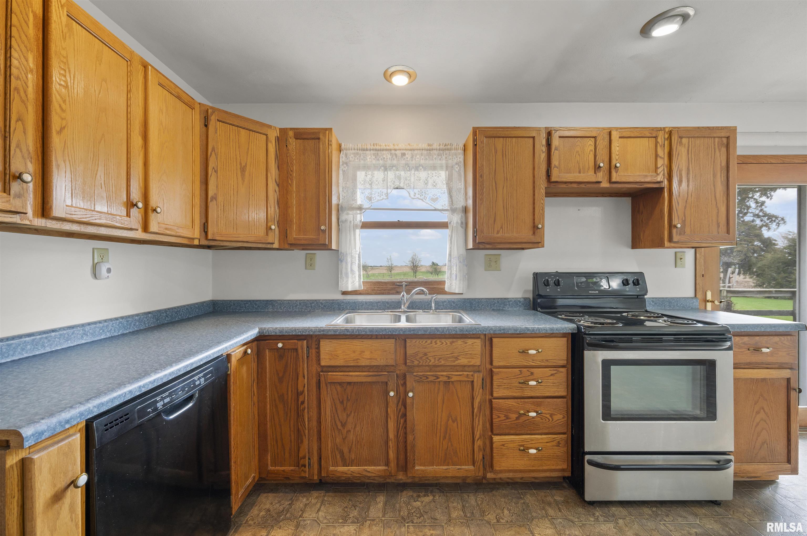 816 North Stone School Road Trivoli, IL 61569 - Photo 27 of 44 Gallery Image 27
