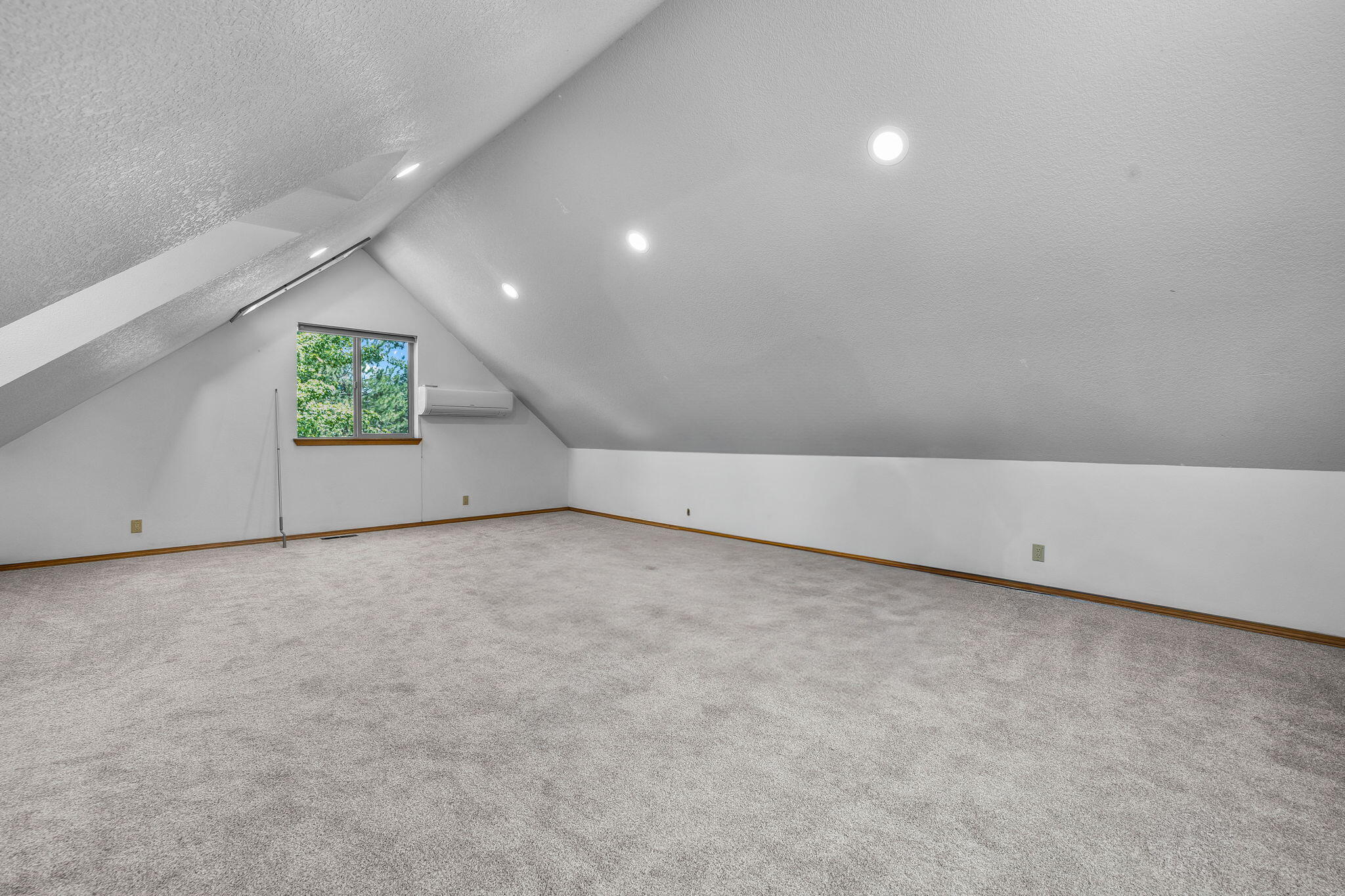 21005 Southeast King Hezekiah Way Bend, OR 97702 - Photo 31 of 50 2025_06_17_21005_se_king_hezekiah_way-47