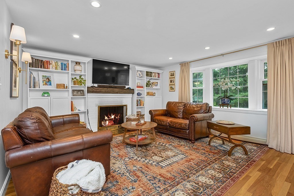 73 High Street Medfield, MA 02052 - Photo 6 of 38