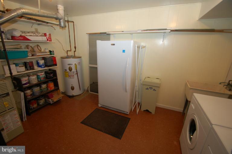 8311 Garfield Court Springfield, VA 22152 - Photo 4 of 21 Utility/Laundry Room