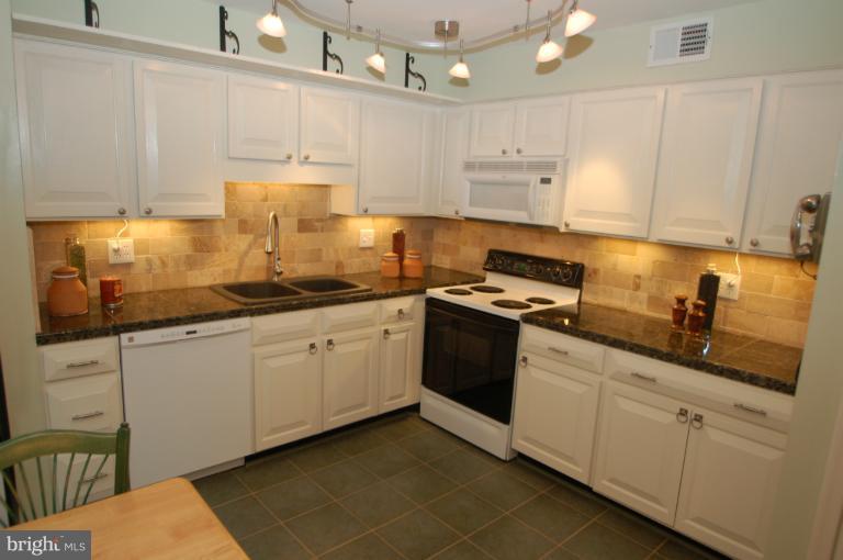 8311 Garfield Court Springfield, VA 22152 - Photo 5 of 21 Kitchen