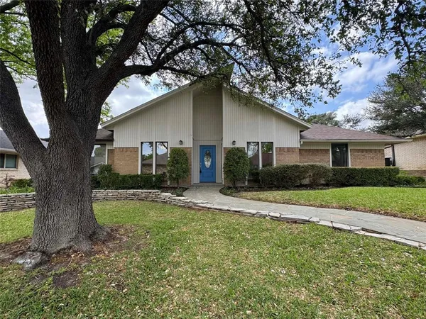 $2,850 | 1930 Westminster Drive, Carrollton, TX 75007