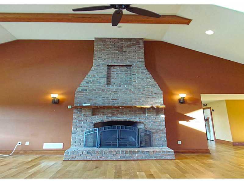 8 Pleasant Road McDonald, PA 15057 - Photo 7 of 25 Great Room.