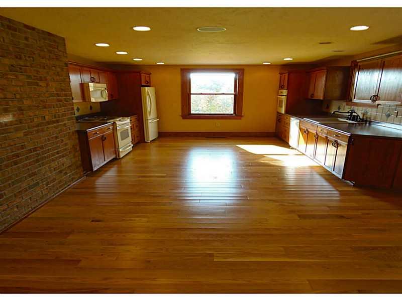 8 Pleasant Road McDonald, PA 15057 - Photo 10 of 25 Kitchen.