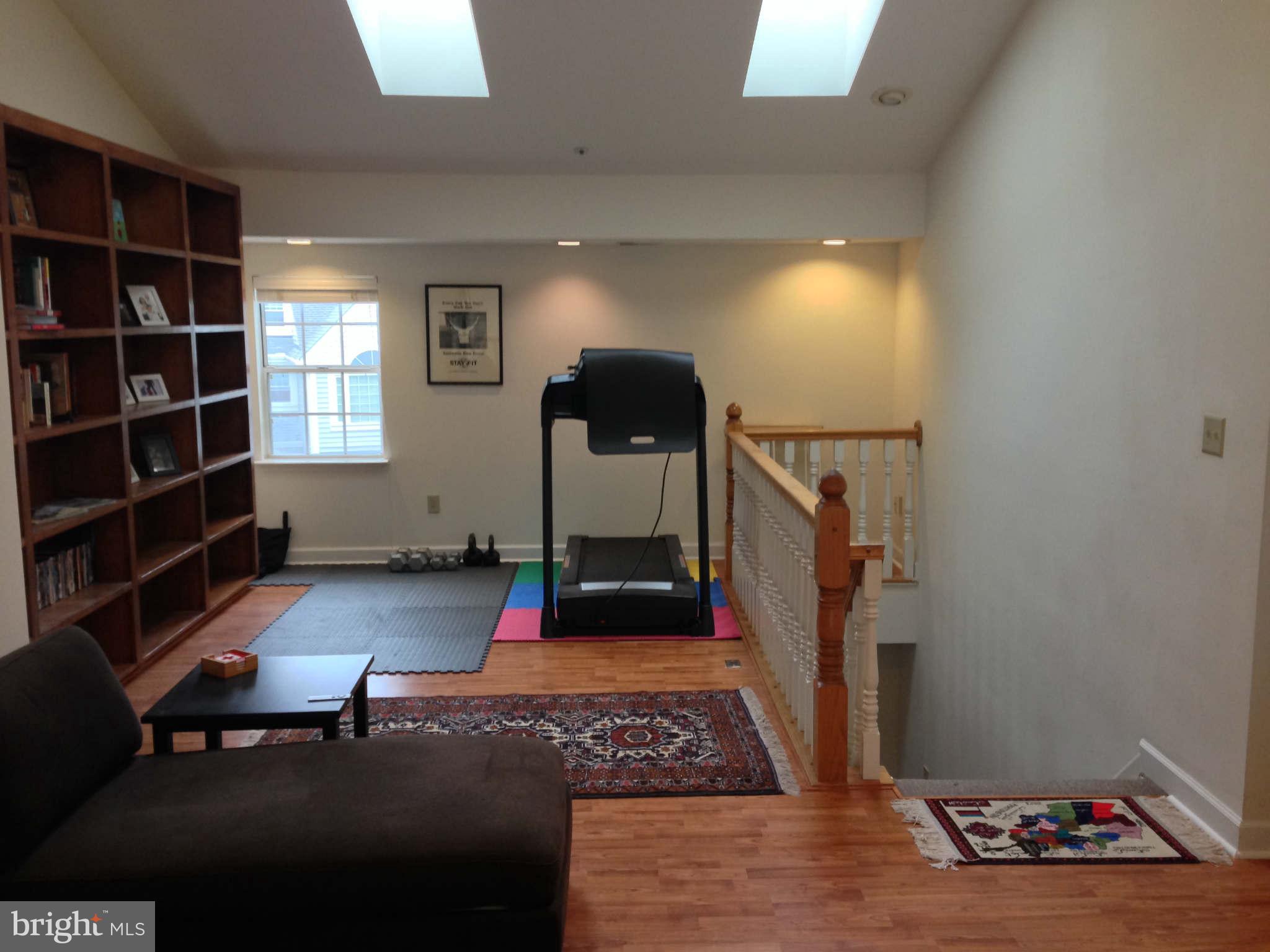 409 Fortress Way Occoquan, VA 22125 - Photo 13 of 28 Family Room