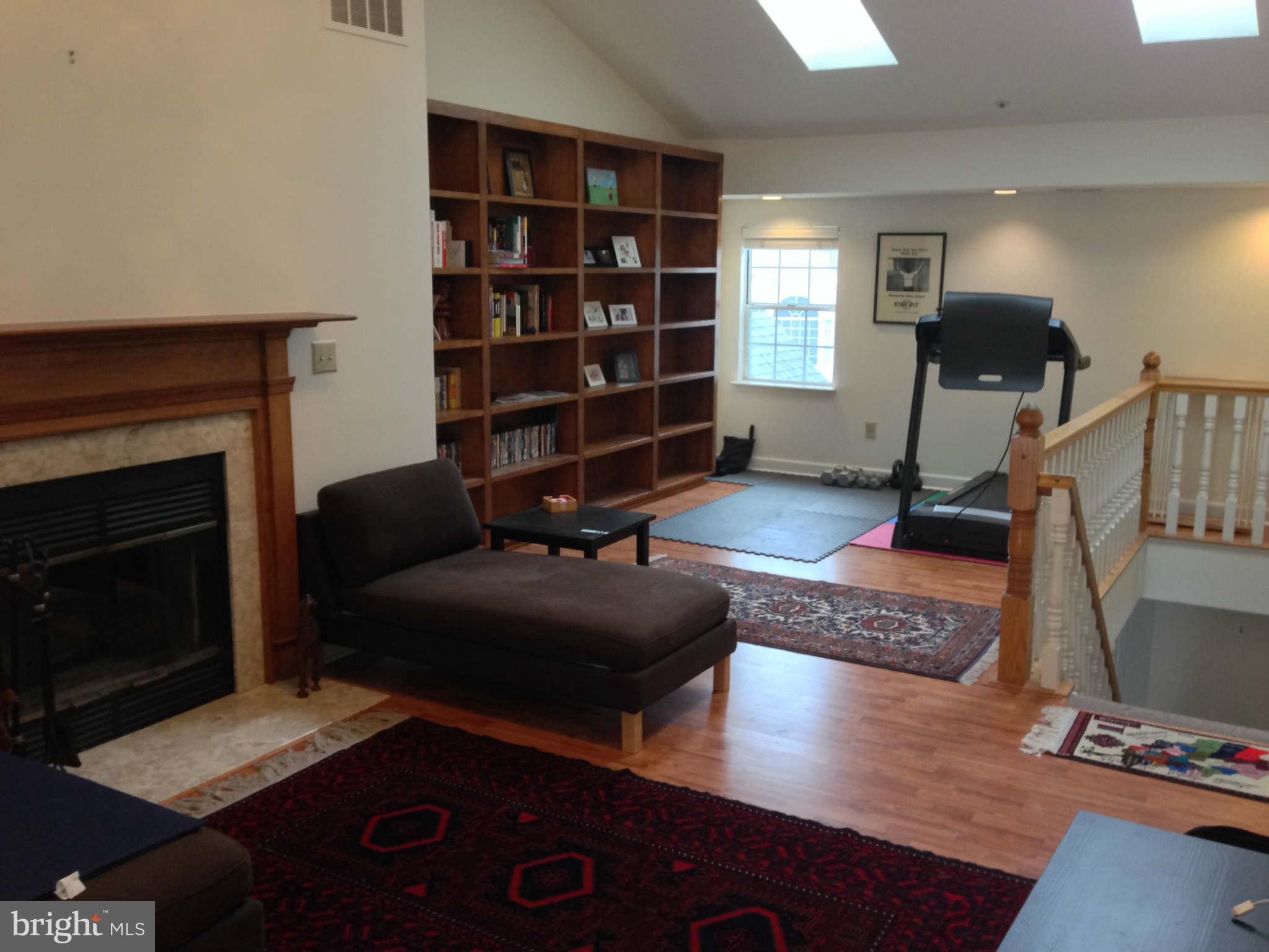 409 Fortress Way Occoquan, VA 22125 - Photo 16 of 28 Family Room