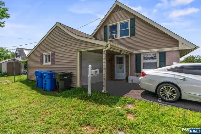 $299,999 | 20 Blueberry Lane, Willingboro, NJ 08046