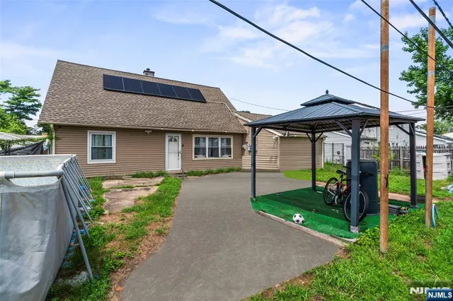 $299,999 | 20 Blueberry Lane, Willingboro, NJ 08046