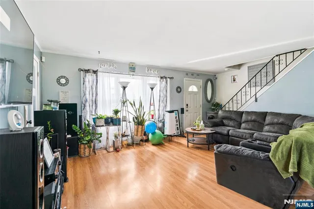 $299,999 | 20 Blueberry Lane, Willingboro, NJ 08046