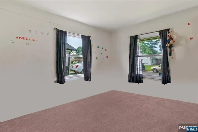 $299,999 | 20 Blueberry Lane, Willingboro, NJ 08046