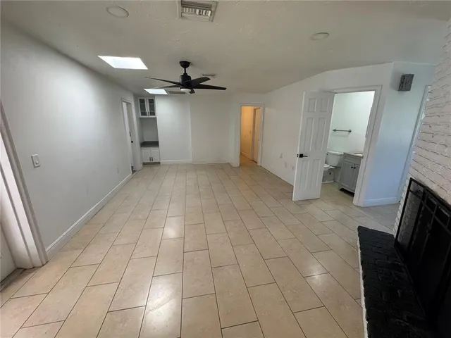 $3,500 | 3740 Aberdeen Drive, Sarasota, FL 34240
