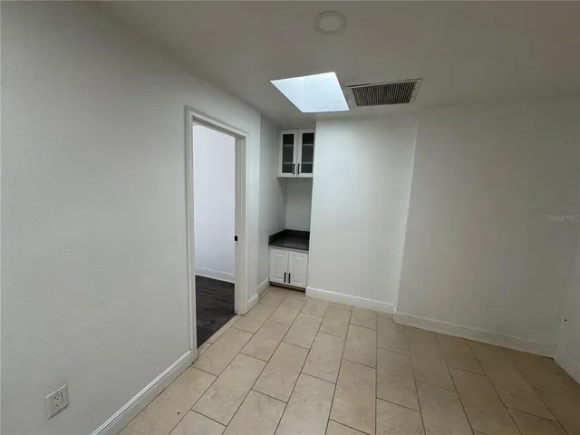 $3,500 | 3740 Aberdeen Drive, Sarasota, FL 34240