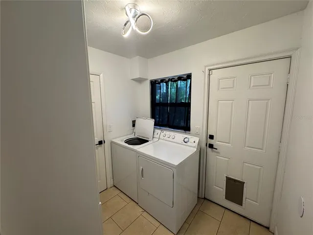 $3,500 | 3740 Aberdeen Drive, Sarasota, FL 34240