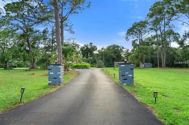 $3,500 | 3740 Aberdeen Drive, Sarasota, FL 34240