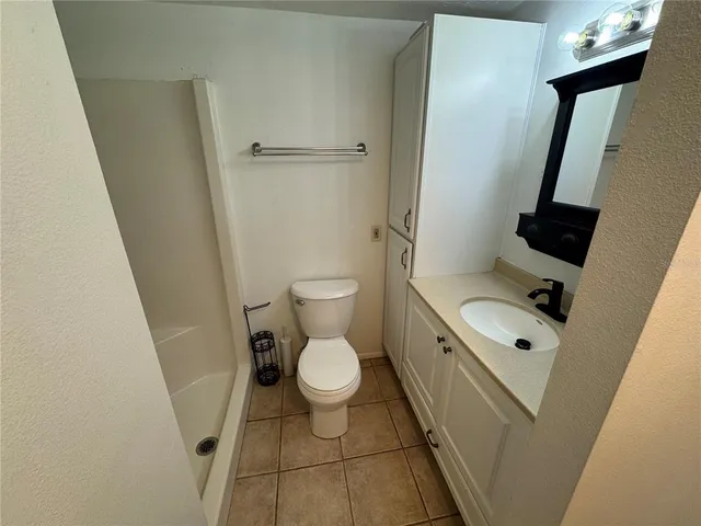 $3,500 | 3740 Aberdeen Drive, Sarasota, FL 34240