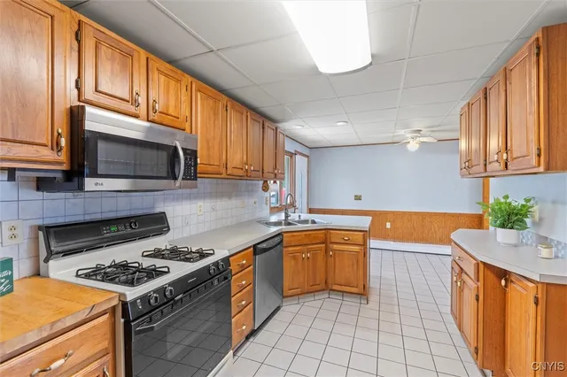 $420,000 | 7353 Lakeshore Road, Cicero, NY 13039