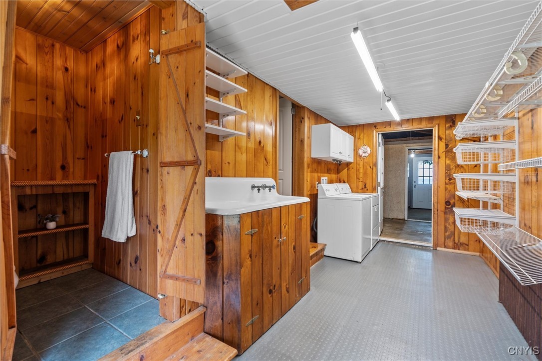 7353 Lakeshore Road Cicero, NY 13039 - Photo 20 of 48