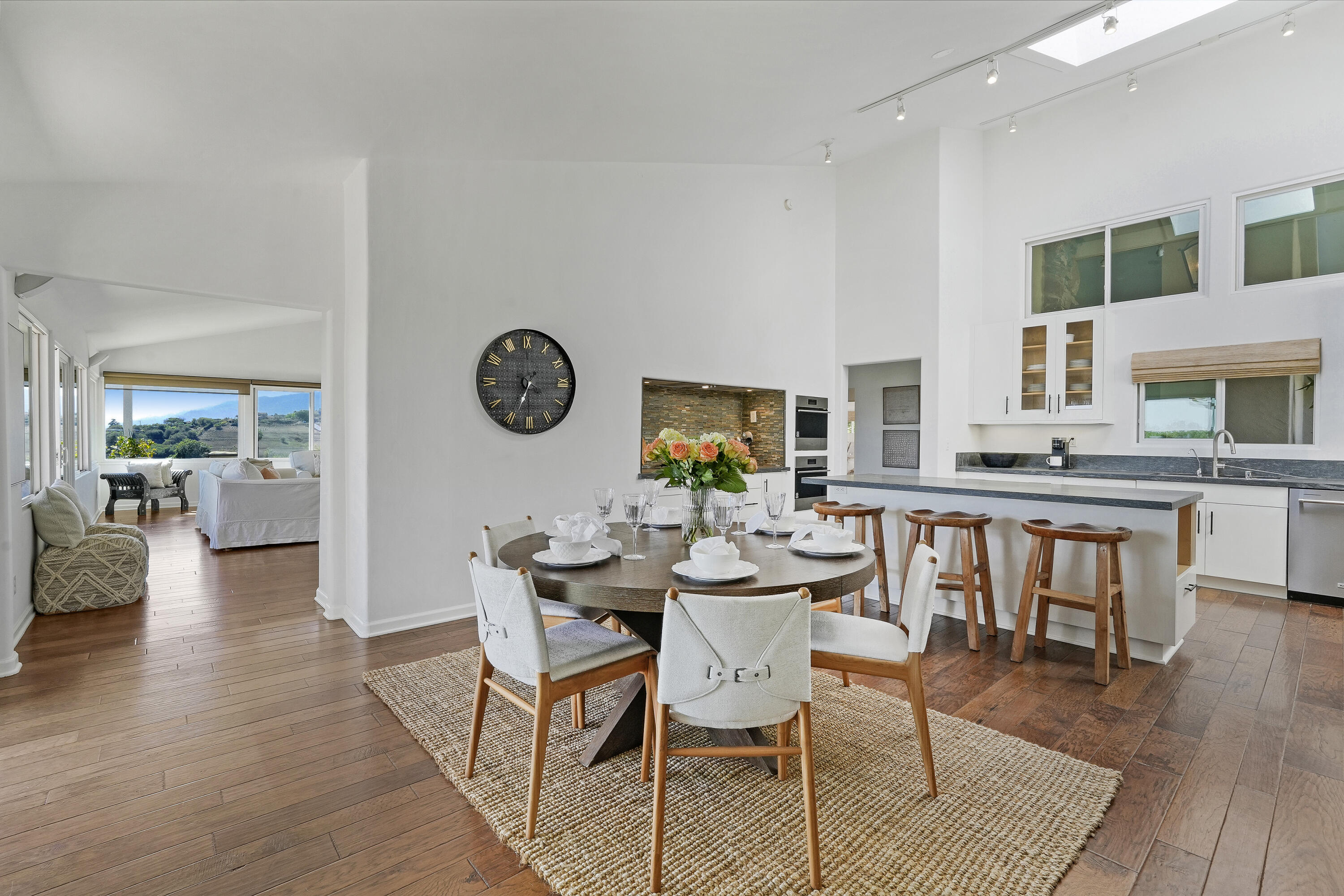 407 Northridge Road Santa Barbara, CA 93105 - Photo 6 of 27 Dining Area