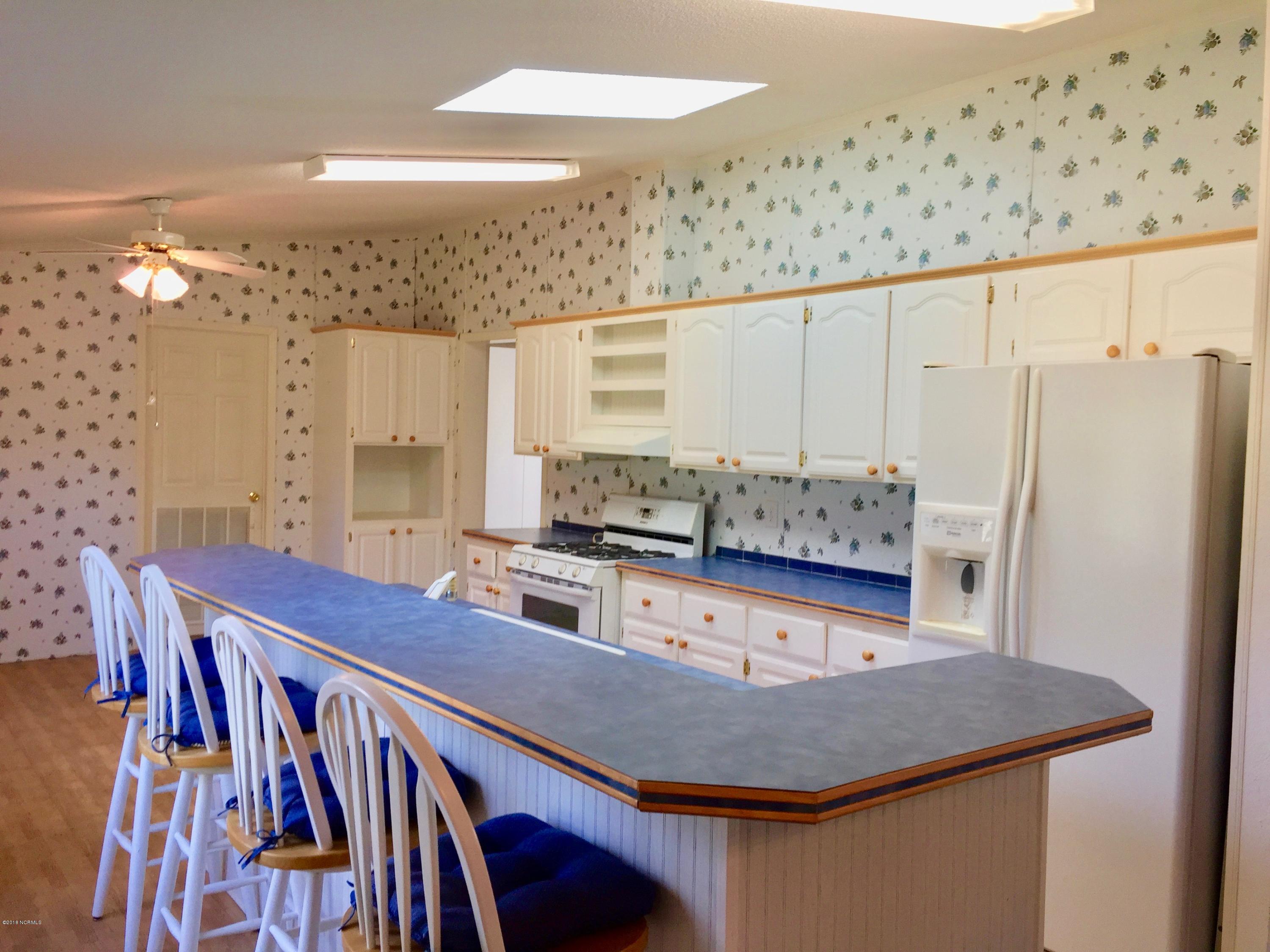 505 Hudnell Road Ernul, NC 28527 - Photo 9 of 29 Bar Stools convey with home.