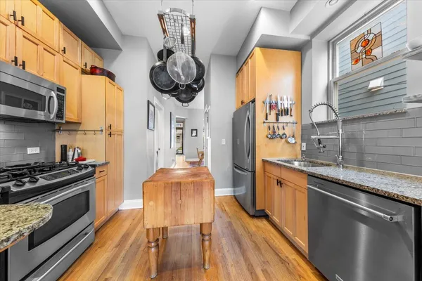 $925,000 | 2159 West Wilson Avenue, Chicago, IL 60625