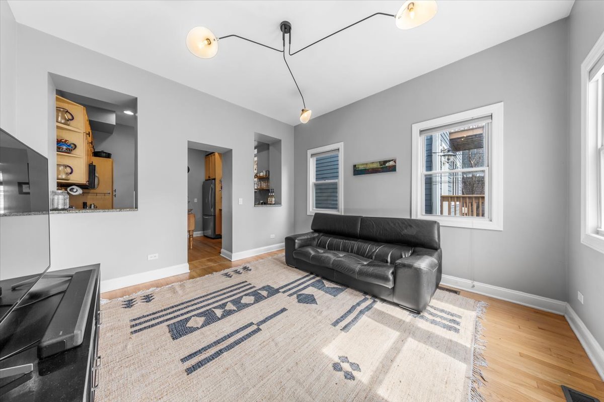 2159 West Wilson Avenue Chicago, IL 60625 - Photo 14 of 37