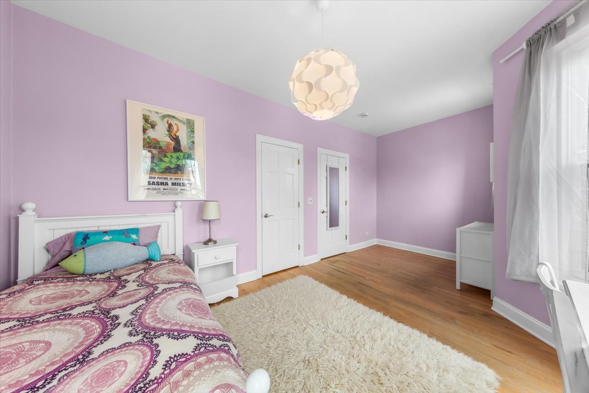 2159 West Wilson Avenue Chicago, IL 60625 - Photo 22 of 37