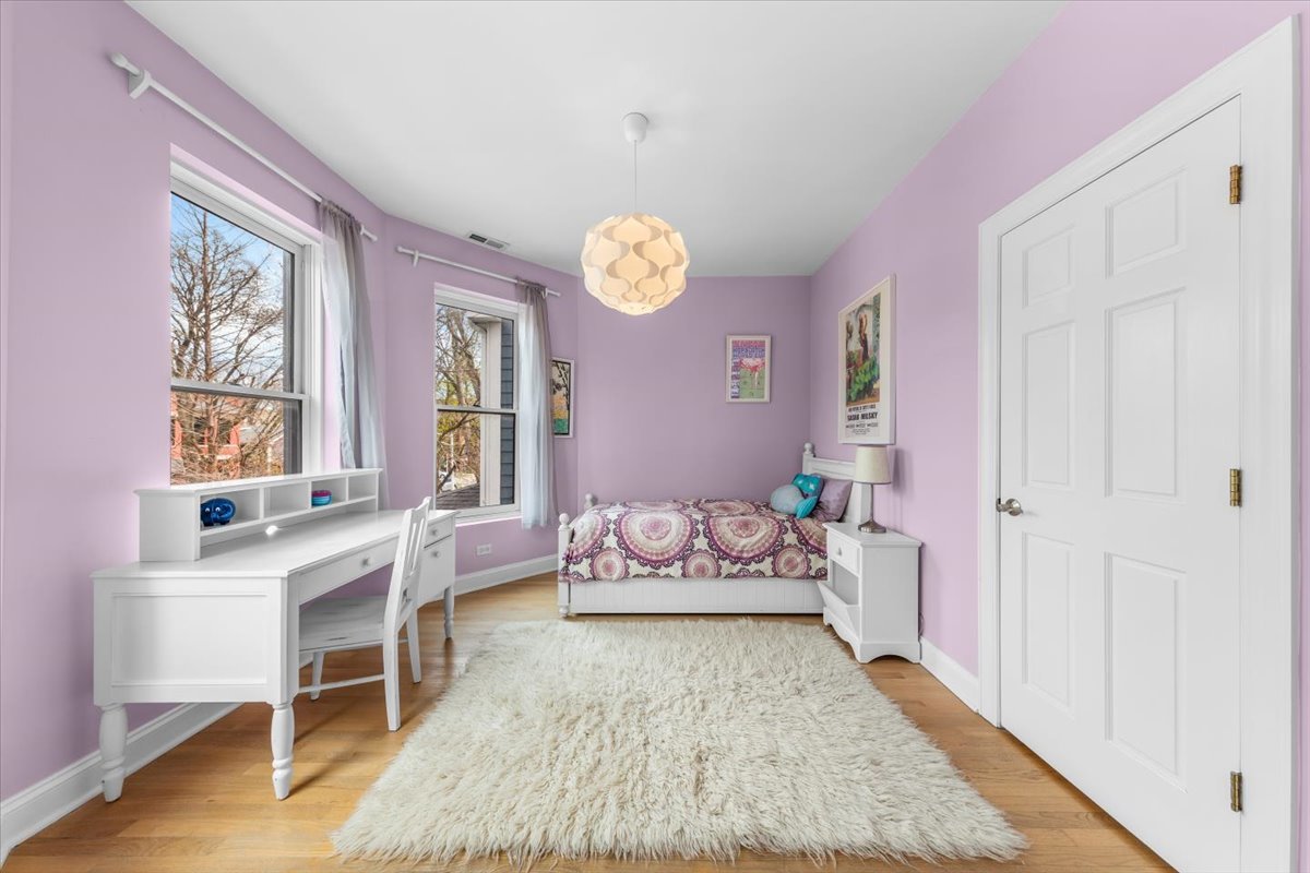 2159 West Wilson Avenue Chicago, IL 60625 - Photo 24 of 37
