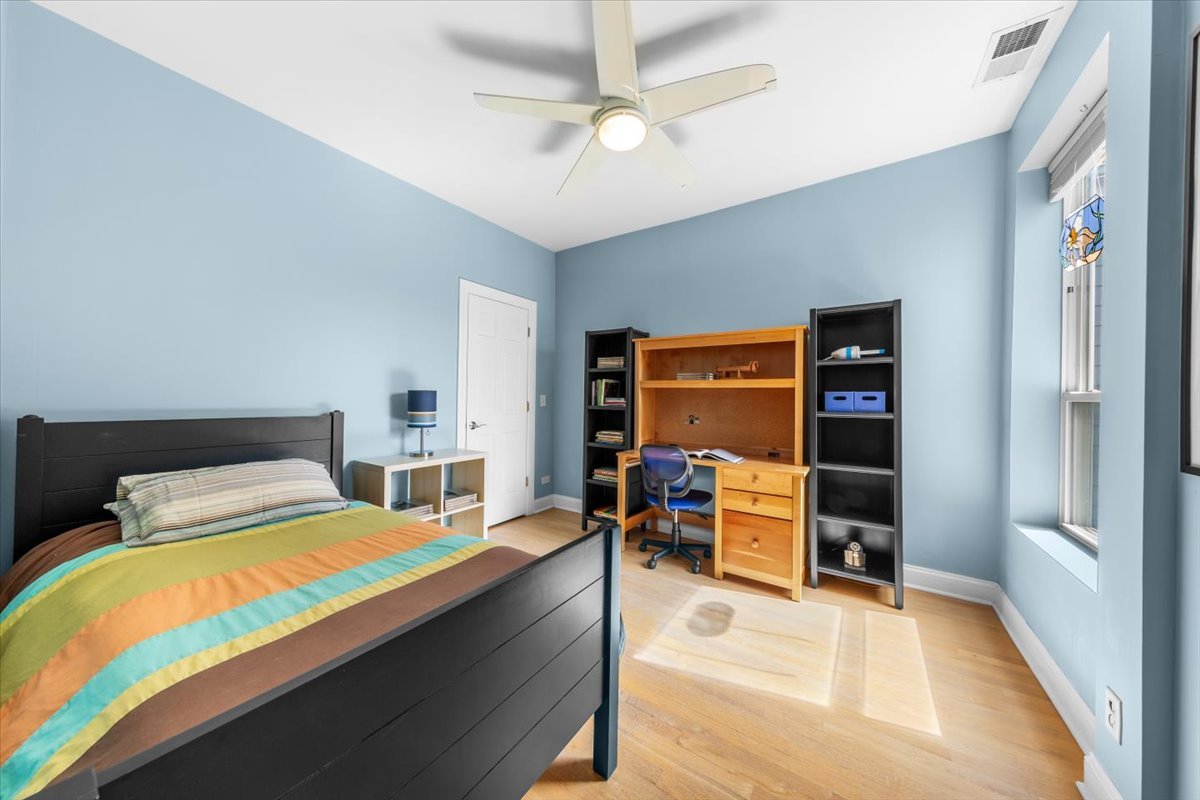 2159 West Wilson Avenue Chicago, IL 60625 - Photo 25 of 37