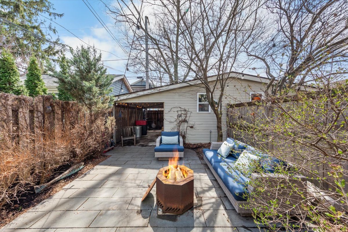 2159 West Wilson Avenue Chicago, IL 60625 - Photo 33 of 37