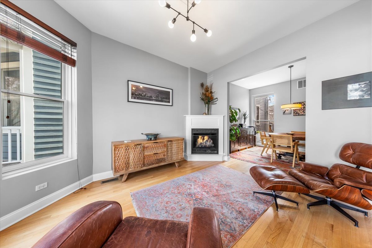 2159 West Wilson Avenue Chicago, IL 60625 - Photo 6 of 37