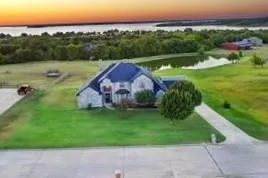 $579,000 | 930 Lakeridge Drive, Lavon, TX 75166