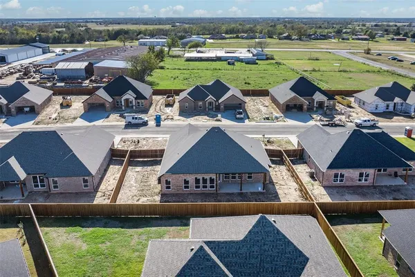 $355,900 | 506 Limestone Circle, Mabank, TX 75147